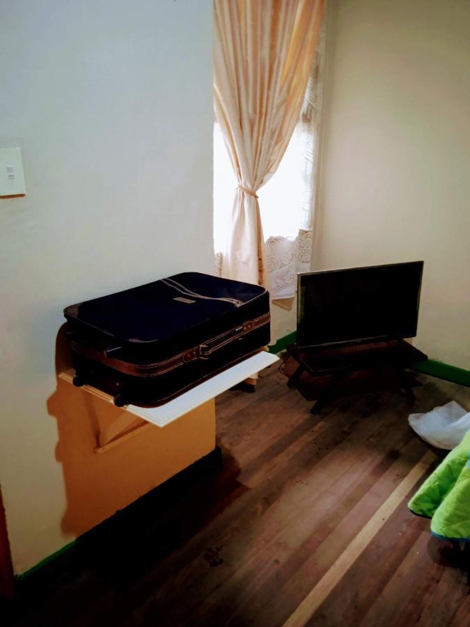 Casa Luna -estrategica Ubicacion- Guest house Medellin