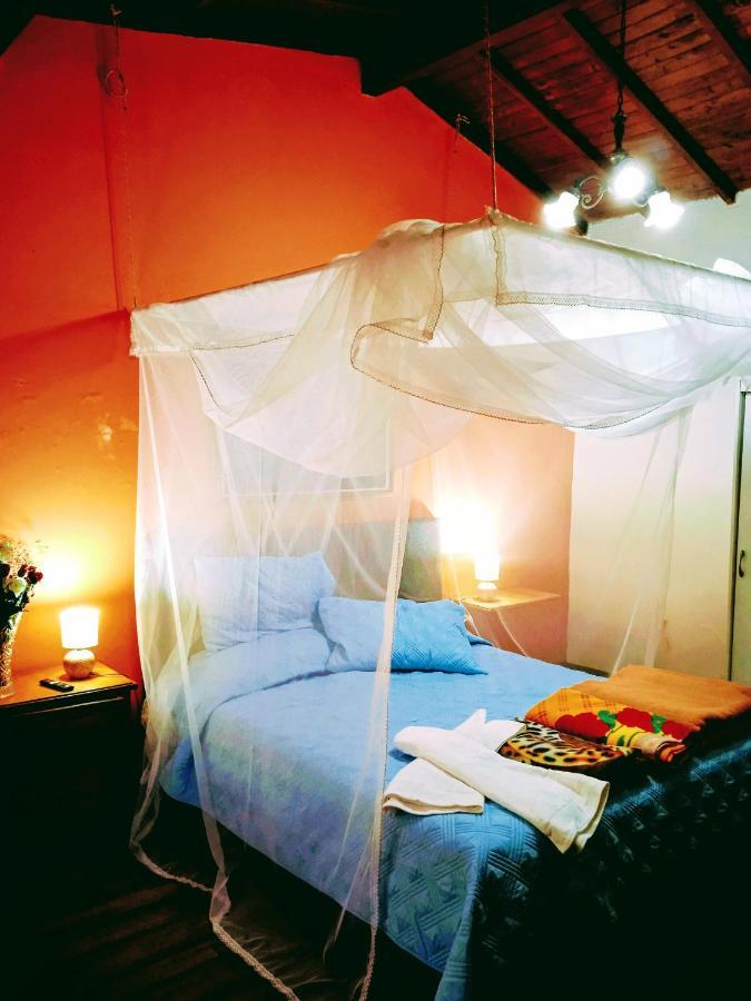 Casa Luna -estrategica Ubicacion- Guest house Medellin